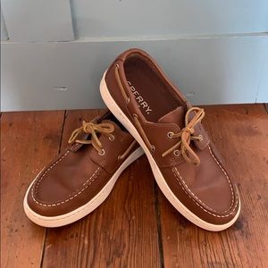Sperry cup boat shoe